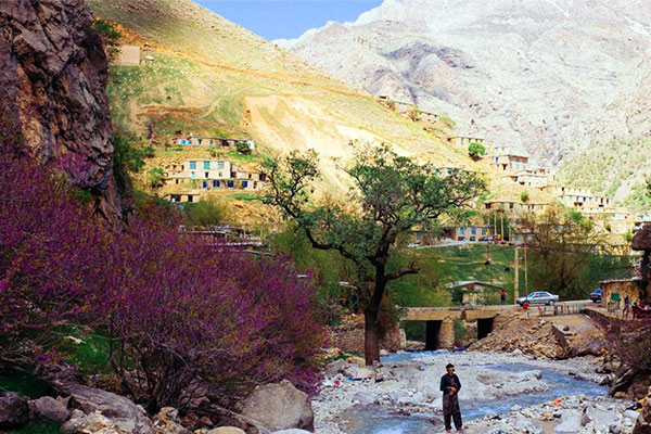 Uraman Takht